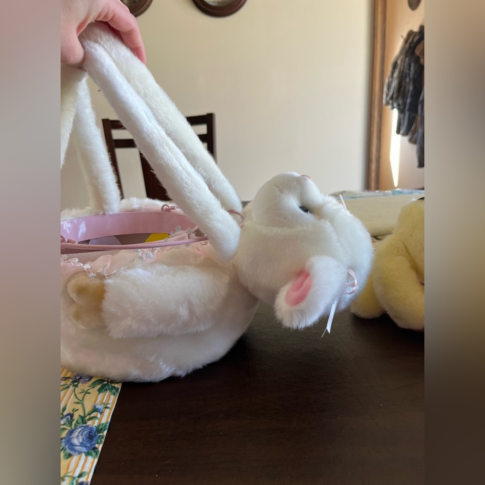 EASTER BASKET - Picture 8 of 10